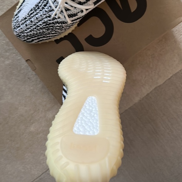 Adidas Zebra Yeezy Size 11.5 - Picture 2 of 6